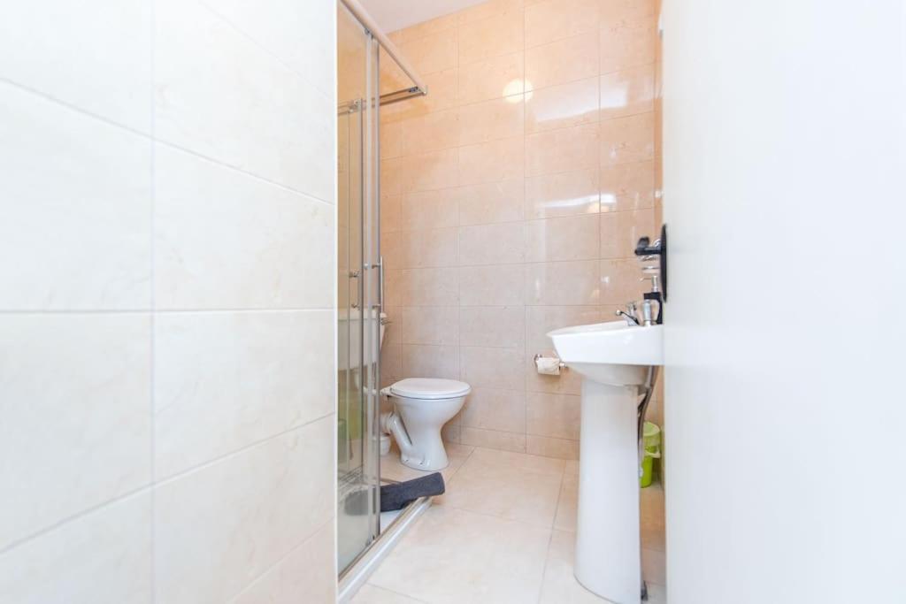 Clonbur House - Studio Village Apartment 戈尔韦 外观 照片